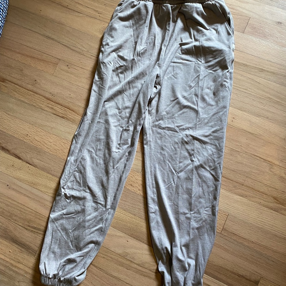 Vuori Women’s Boyfriend Dreamknit Joggers